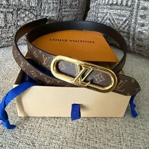 Louis Vuitton LV logo reversible belt size 36/90